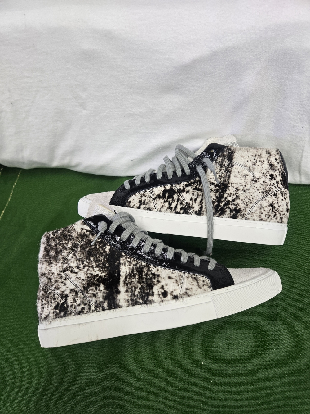 P448 Black and White Speckled High-Top Sneaker Size 40 ( 9.5/10)